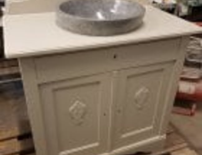 Augustes.com - Webshop med møbler, nips og brugskunst - Solgt for 200.000kr. i 2018