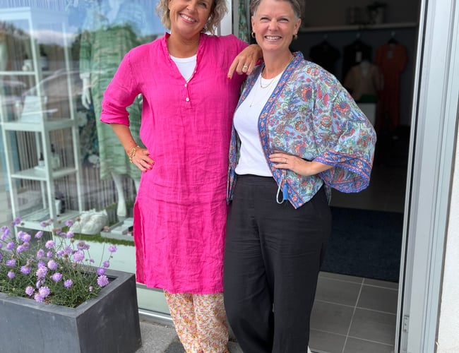 Lækker tøjbutik og webshop sælges.