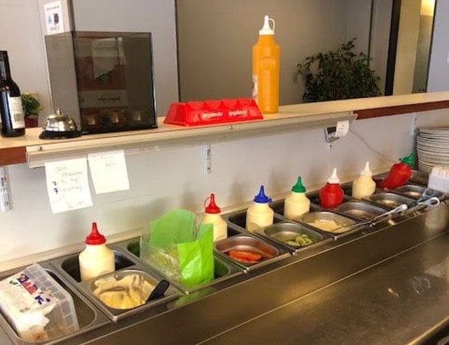 Veletableret grillbar med god omsætning sælges 