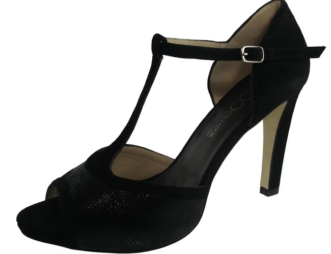 Kendt webshop med sko sælges grundet generationsskifte - Aktiv siden 1998