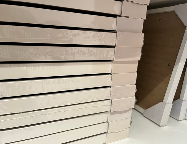 Varelager til plakatshop