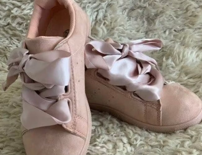 Flot eksklusiv webshop med salg af sko sælges - Omsætning 2021 kr. 64.000,00 kr. - Leverandør fra Europa