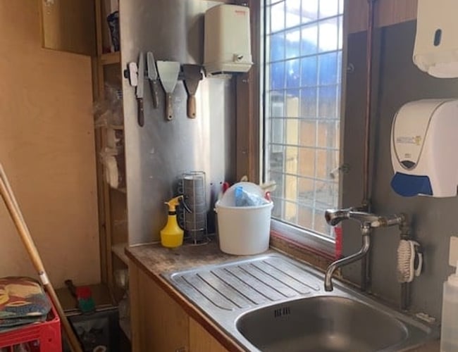 Unik og charmerende grillkiosk sælges til højestbydende