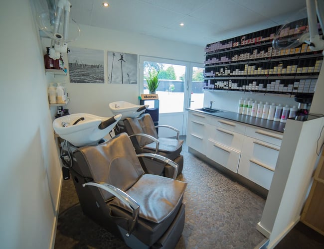 Frisørsalon i Herning til salg - høj bookingprocent og stort kundegrundlag