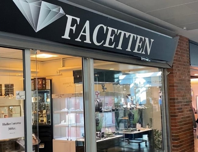 Guldsmedeforretning - har ligget på adressen i over 45 år - Eneste Guld/sølv og ur forretning i centeret