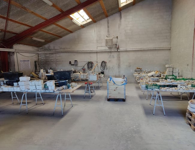 Betonstøbning af over 150 forskellige figurer. 