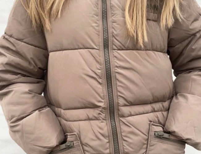 Lightgreenstudio.com sælges inklusivt varelager