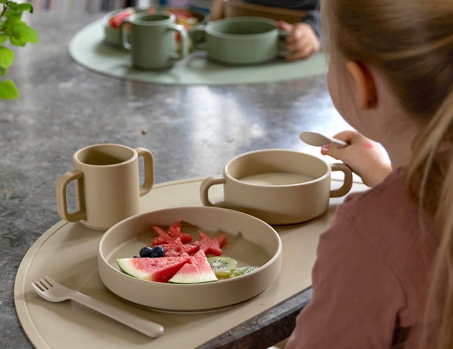 Børnebrand Everleigh & Me inkl. Webshop: Stoleunderlag og funktionelle børneprodukter