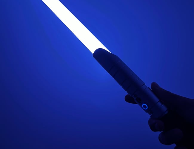 Webshop med salg af RGB Lyssværd - Dækningsgrad mellem 30-50% 