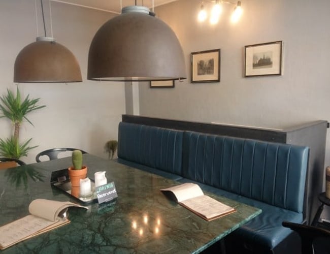 127m2 istandsat café, på sidegade til Gothersgade KBH - fuld køkken tilknyttet - 