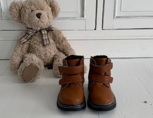 Flot eksklusiv webshop med salg af sko sælges - Omsætning 2021 kr. 64.000,00 kr. - Leverandør fra Europa