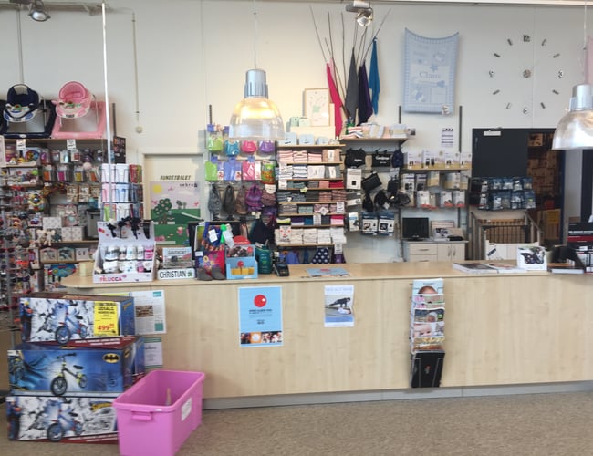 Stækt nedsat ved hurtig handel.  salg af tøj og tilbehør til de mindste (4,3 millioner i omsætning 2015/16)