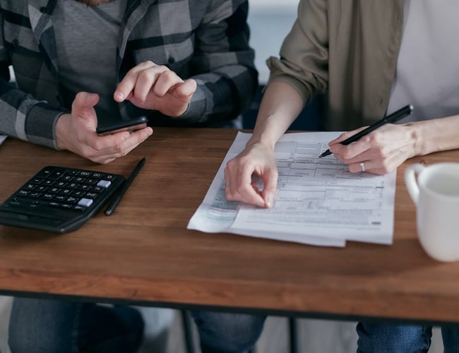 Bogholder kunder til salg - Årlig omsætning: 306.000 kr. - Faste kunder gennem flere år.  Momsopgørelse og regnskab. (2-4 gange årligt)