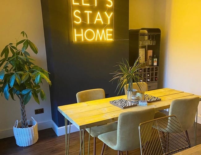 LED neonskilte butik med god avance - Omsætning: 401.000,- kr.