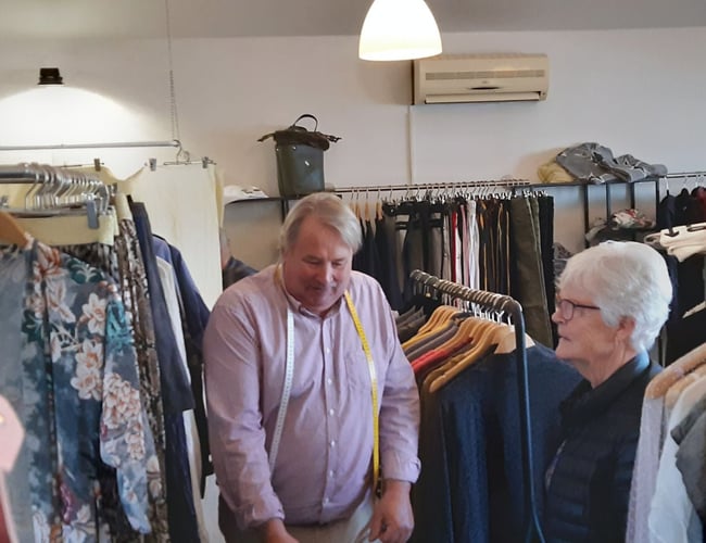 Nedsat pris - Tøjfirma, salg til plejecentre - En del faste kunder - Eksisteret over 20 år