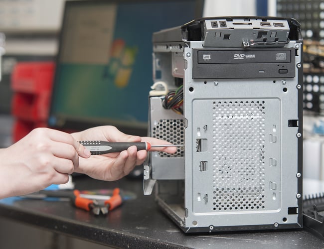 IT service virksomhed + inventar + stor kunde database