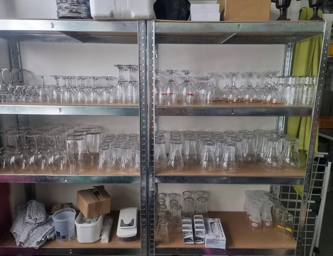 400m2 cafe/restaurant i Bogense til salg - God central beliggenhed. Både inde- og udeservering.