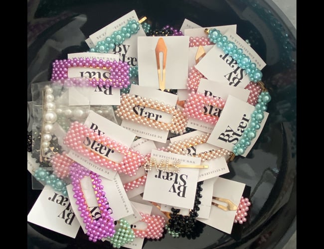 Varelager med tøj, sko og accessories