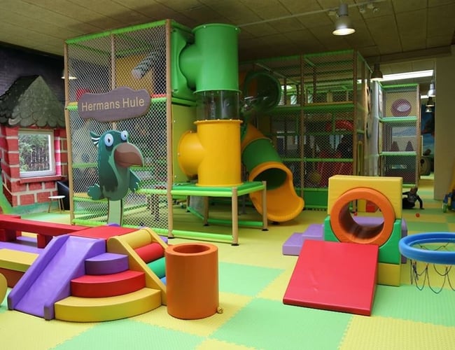 Start legeland se www.legelandsudstyr.dk  