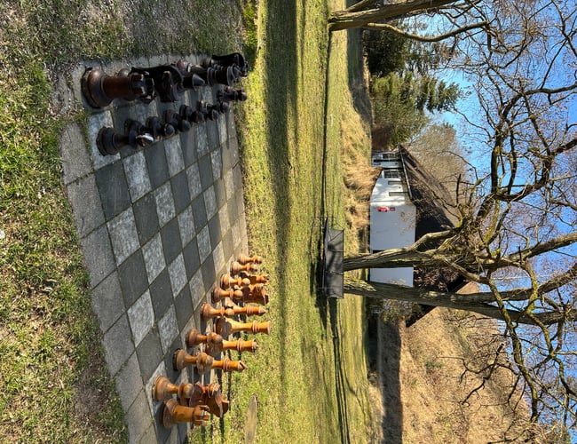 Kro med 11 værelser og stor restaurant på Anholt til salg - 6000 kvm jord og 500 kvm bygninger