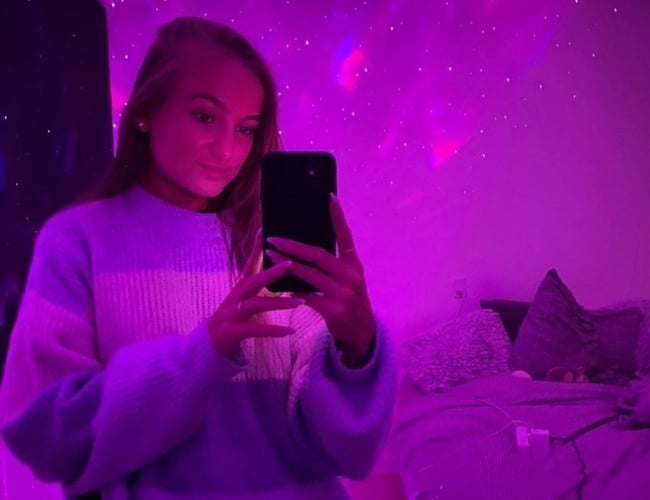 Webshop Lightdream - Overskud før skat 63.018 DKK - Salg af stjerneprojektorer 