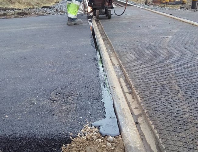 Etableret vejvedligeholdelsesfirma - asfaltreparation og vejstriber. Stort potentiale for bedre indtjening 