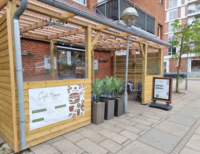 Café Hygge - 51 m2 med 12 siddepladser - Smuk vegansk café i Horsens.