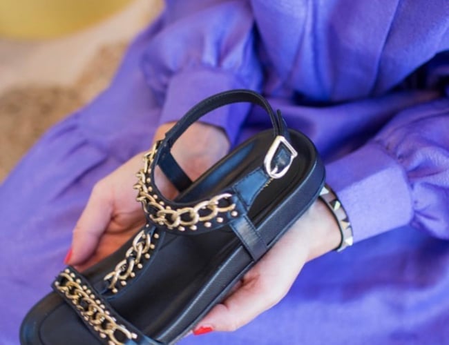 Veletableret webshop med tøj og sko til kvinder og børn sælges. - Omsætter for 114.000,- kr. pr. måned.