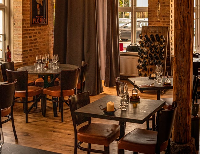 Nyrenoveret restaurant i gadens ældste hus på Amager - Afståelse