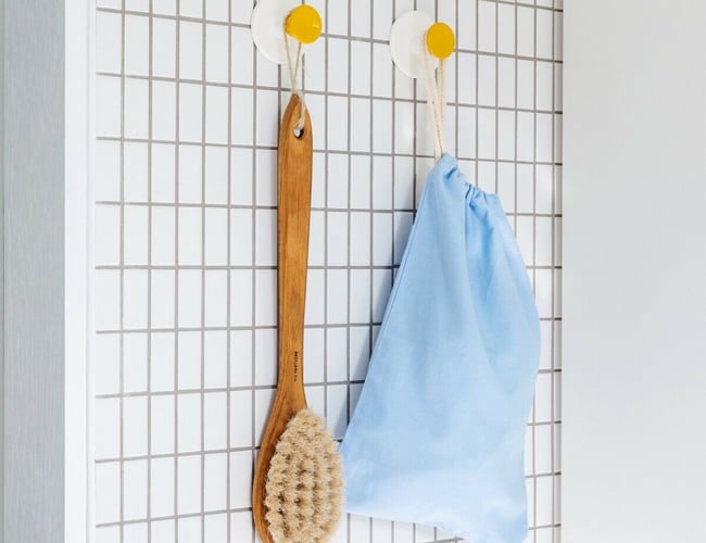 moderne sortiment af badeværelsesudstyr