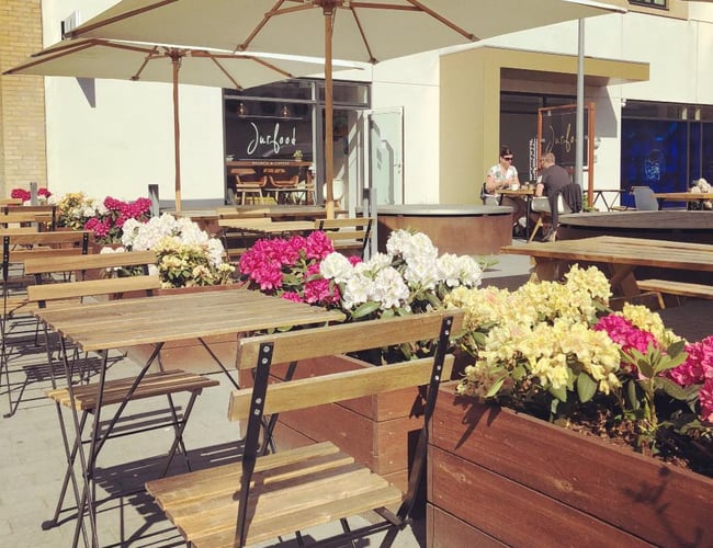 Gennemført brunch/frokost- restaurant og tapas/vinbar