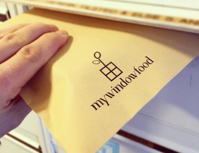 Mywindowfood ApS (Webshop) - Dyrk urter og grøntsager i din vindueskarm på abonnement (FLYTBAR virksomhed)