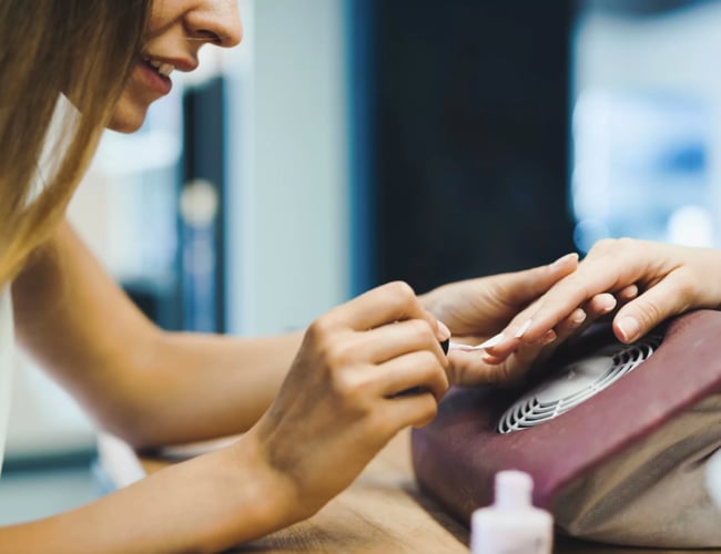 Klinik (neglesalon) sælges til afståelse ved Tivoli   (Vester Farimagsgade 1,1606) 