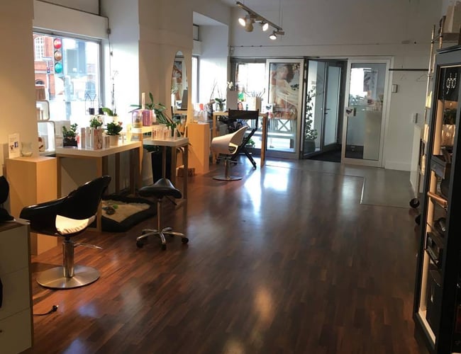 Kan købes, Selvstændig Frisør søges, investor, udlejning af lokaler, massage fys, eller lign.