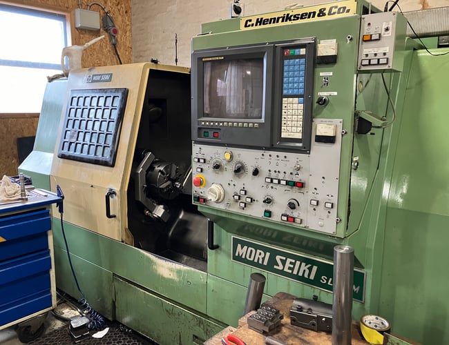 Komplet, fungerende maskinværksted sælges