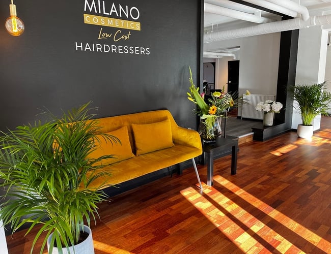 Frisør og Skønhedssalon til salg i Hvidovre - Månedlige leje udgør 10.000 kr. om måneden