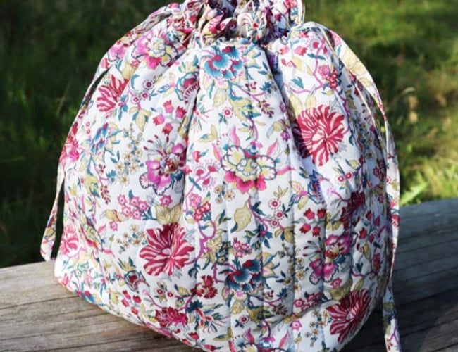 Webshop med salg af luksus stof og sytilbehør - Omsætning 2021: 100.303 kr.