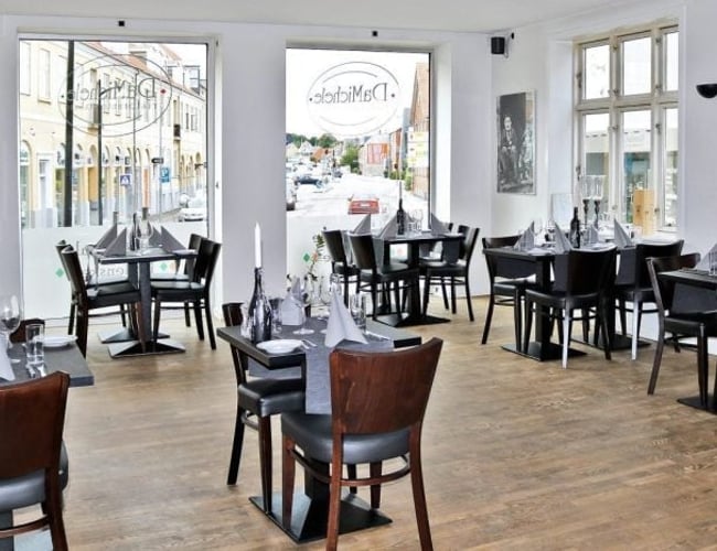 Ægte italiensk restaurant - min. 10.000 kr. i daglig oms/snit - Midt i Holbæk centrum 