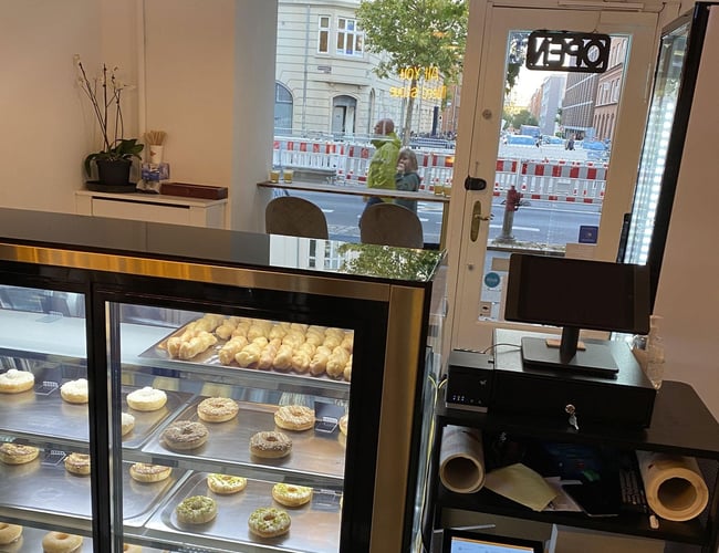 Cafe til salg - ca. 41 kvm i stueplan + ca. 23 kvm i kælderen. - Østerbrogade 91 KBH Ø 2100