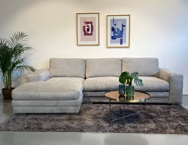 Veldrevet webshop med salg af møbler til salg - Omsætning 2021: 19.300.000 kr.  - Overskud før skat 1.950.000 kr.