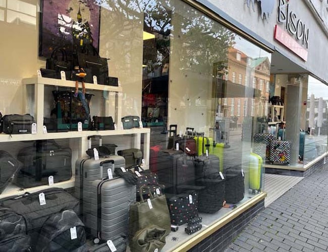 Fysisk Butik med Registreret Varemærke og Webshop sælges 