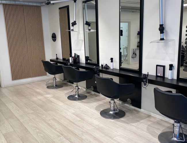 Frisørsalon i Allerød/Lillerød til salg - med altid gode bookede lister