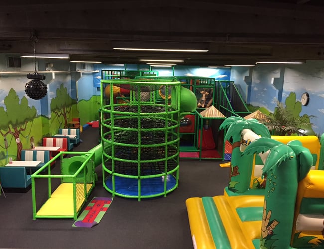 Spændende center med Legeland, Minigolf, Arkadehal og køkken sælges