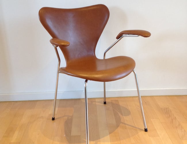 Fuldt kørende eksklusiv webshop og supply chain med salg af nye og brugte Arne Jacobsen Syver stole