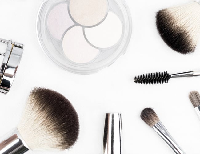 Makeup og smykke webshop - omsætning over 600.000 kr.