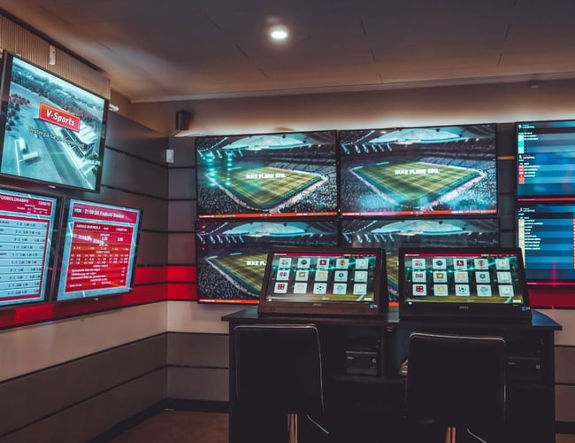 [AKUT SALG) Byens bedste Sportsbar med spillehal midt i Horsens 