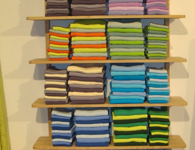 Kendt firma indenfor brugskunst, med produktion i Danmark og salg til butikker/grossister.