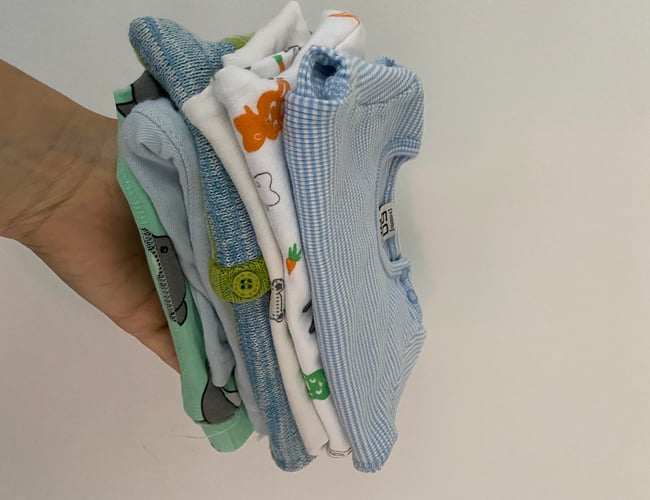 Salg af kvalitetstjekket og størrelsesopdelt secondhand varelager