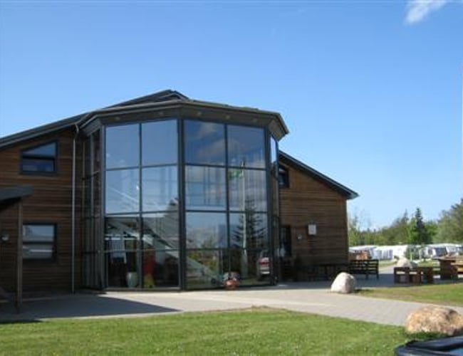 Camping & Feriecenter - Aktiver i bygninger samt luksus hytterne ca. 15.000.000 DKK 