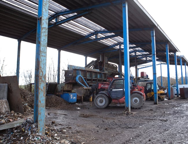 Etableret Skrothandler med metpro hammermill shredder - Skrot fra både virksomheder, kommuner, affaldsselskaber og private. 